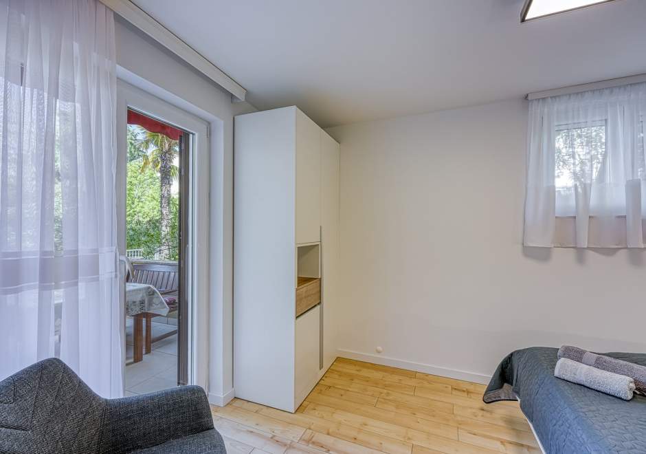 Apartment Pino A1 near the beach