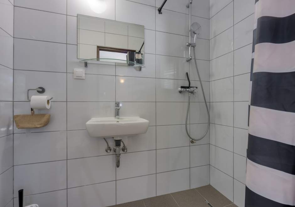 Udobna dvokrevetna soba Jolanda S3