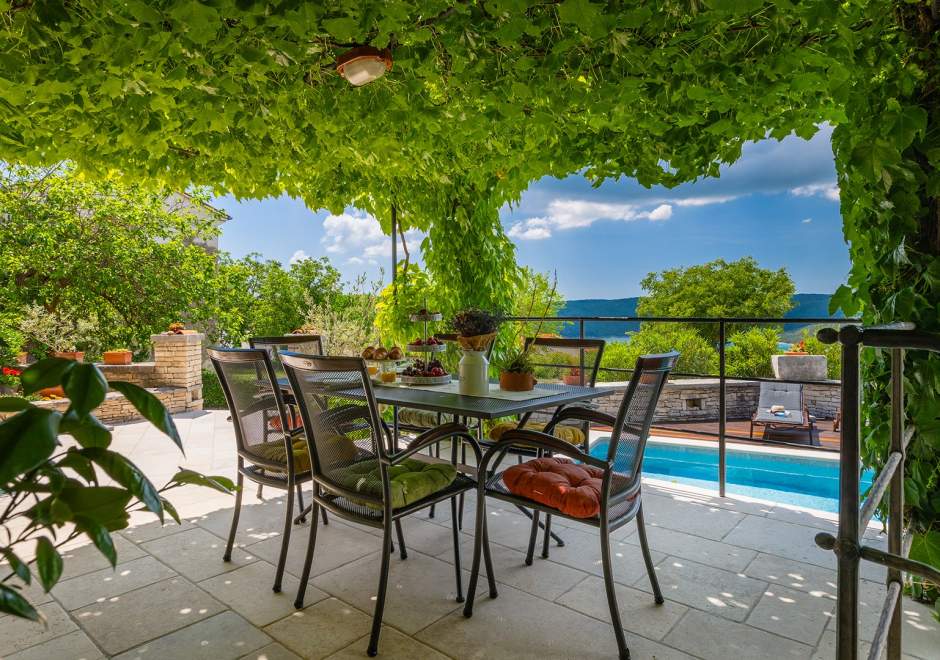 Villa Gelci mit beheiztem Pool - Trget