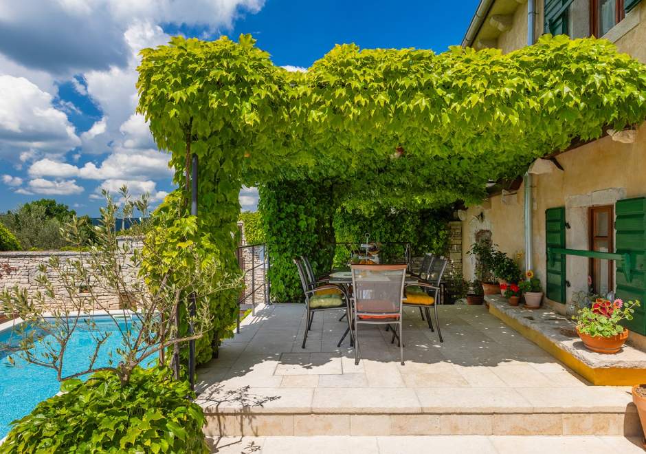 Villa Gelci mit beheiztem Pool - Trget