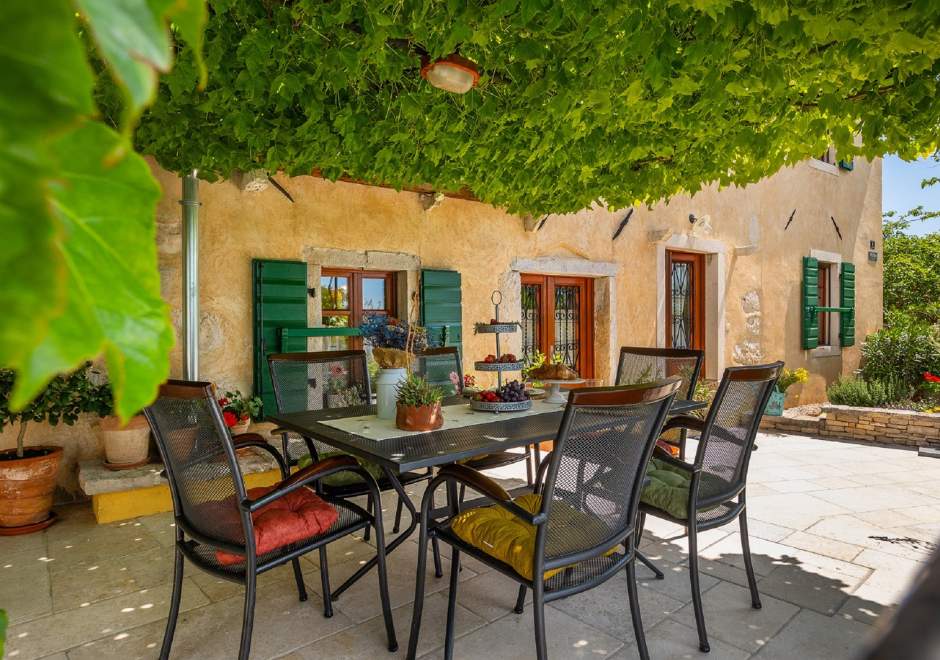 Villa Gelci mit beheiztem Pool - Trget