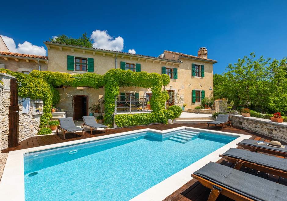Villa Gelci mit beheiztem Pool - Trget