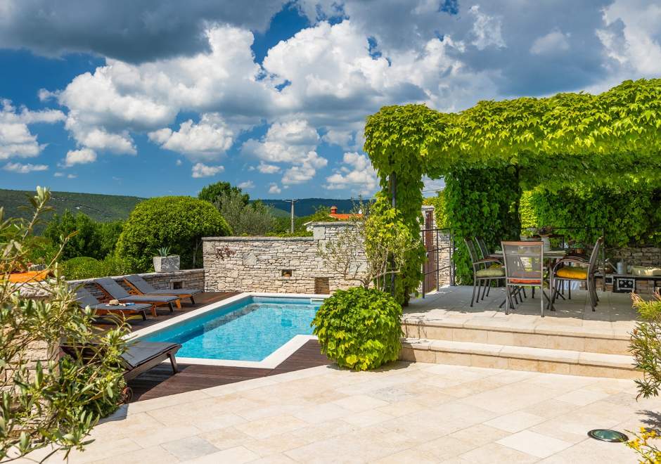 Villa Gelci mit beheiztem Pool - Trget