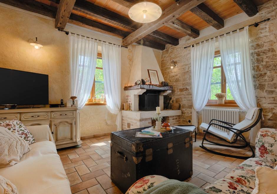 Villa Gelci mit beheiztem Pool - Trget