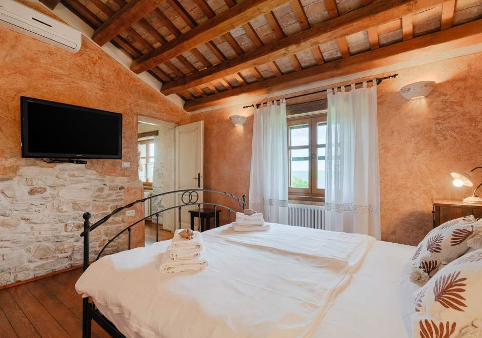 Villa Gelci mit beheiztem Pool - Trget