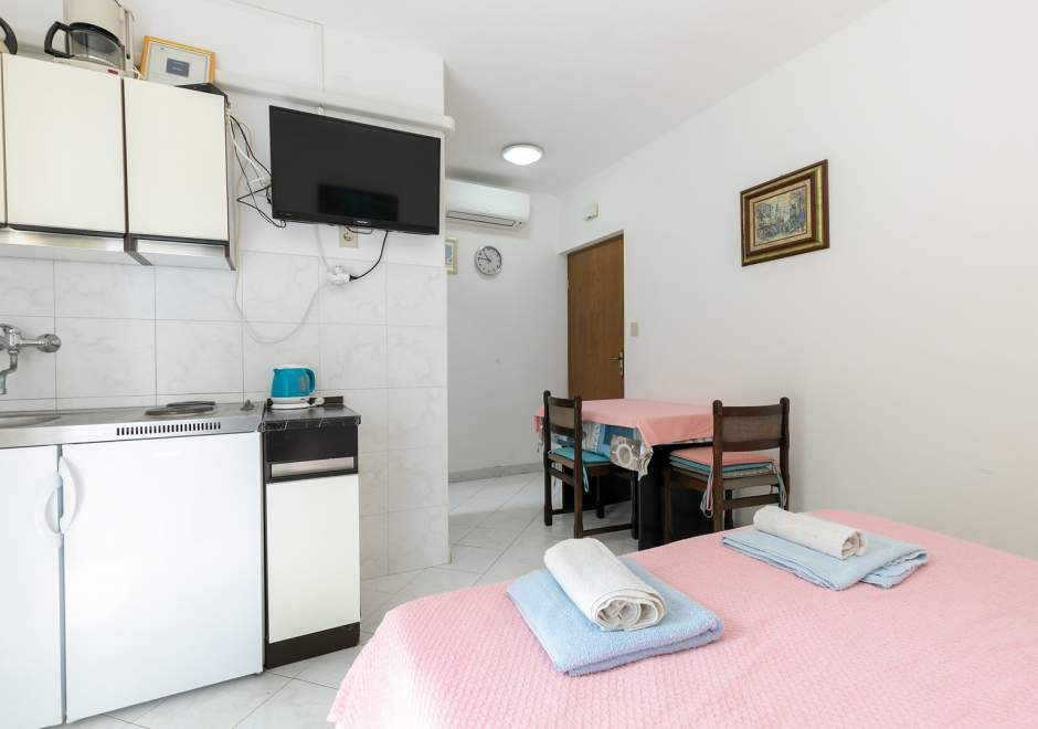 Studio-Apartment Pino Rabac A3