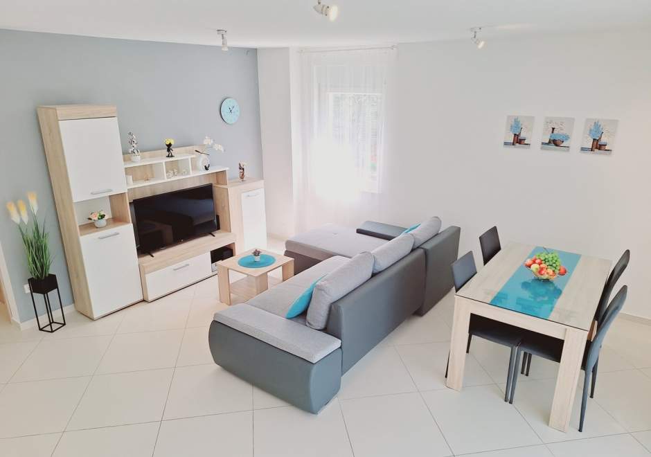Apartment Enelani A2 - Kastel Stafilic