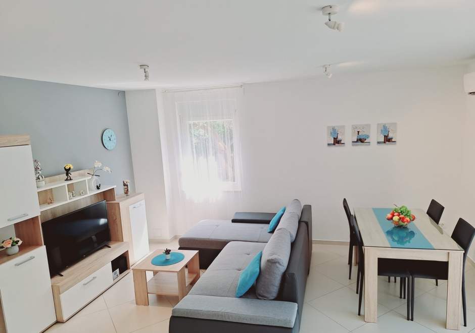 Apartment Enelani A2 - Kastel Stafilic