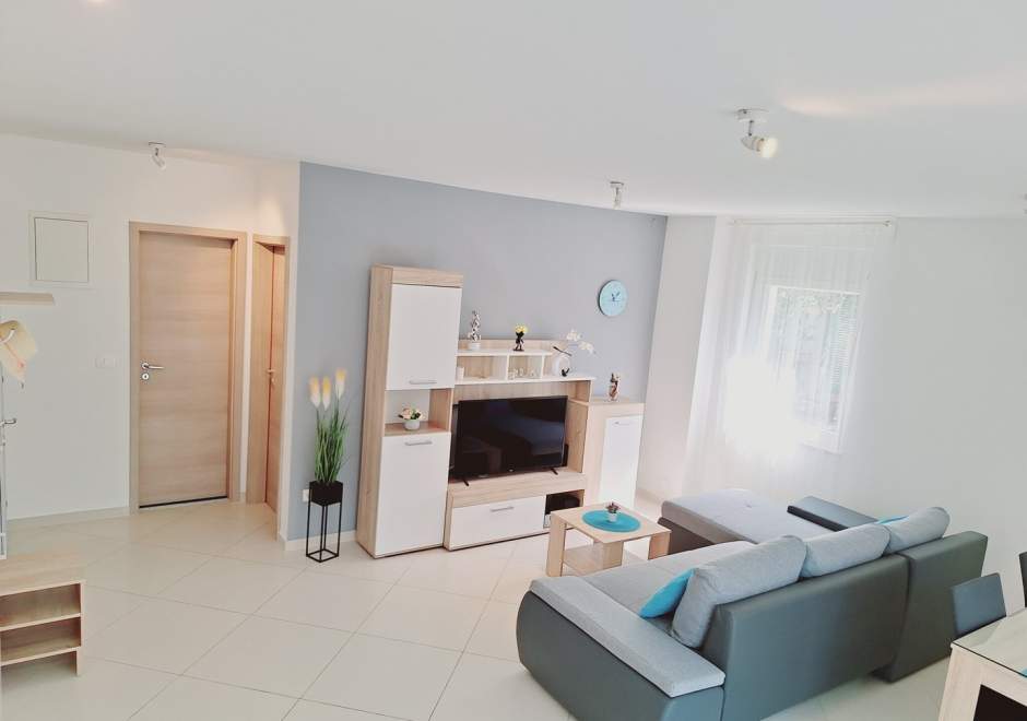 Apartment Enelani A2 - Kastel Stafilic