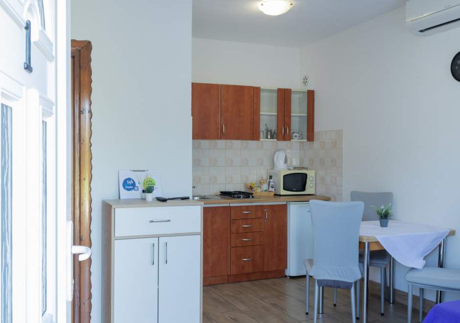 Danka / Appartamento con piscina condivisa A1