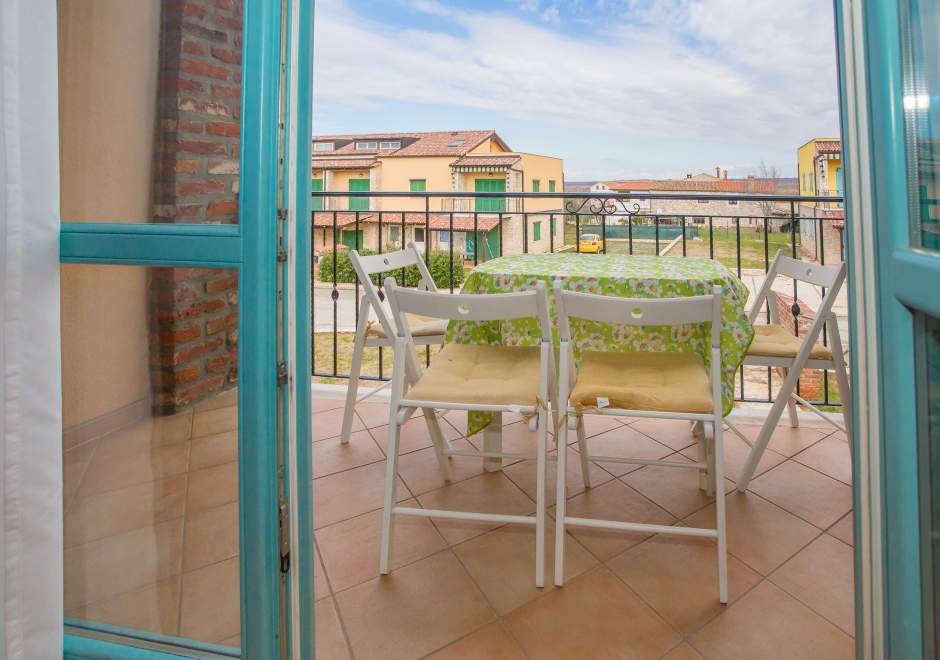Apartment Tia with Balcony in Resort Gedici with Shared Pool