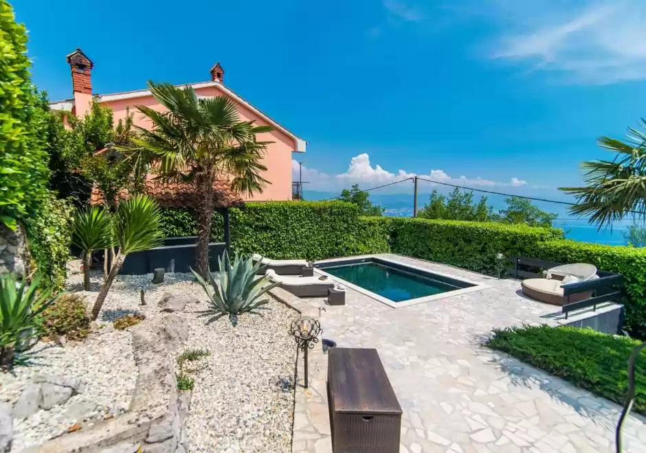 Kuća za odmor Villa Zatka s privatnim bazenom i pogledom na more