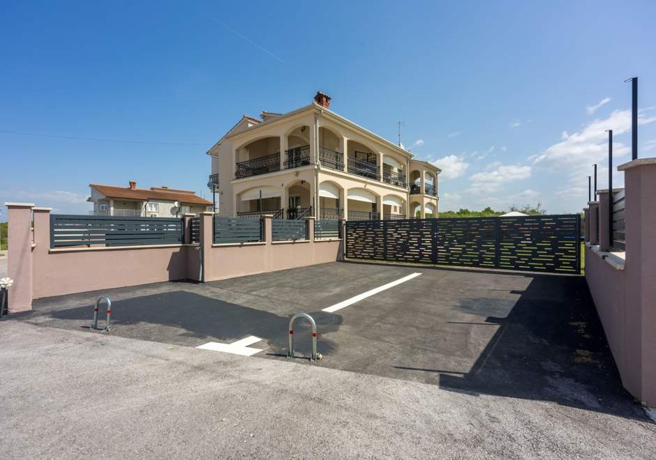 Apartments Covic Porec - Black A6