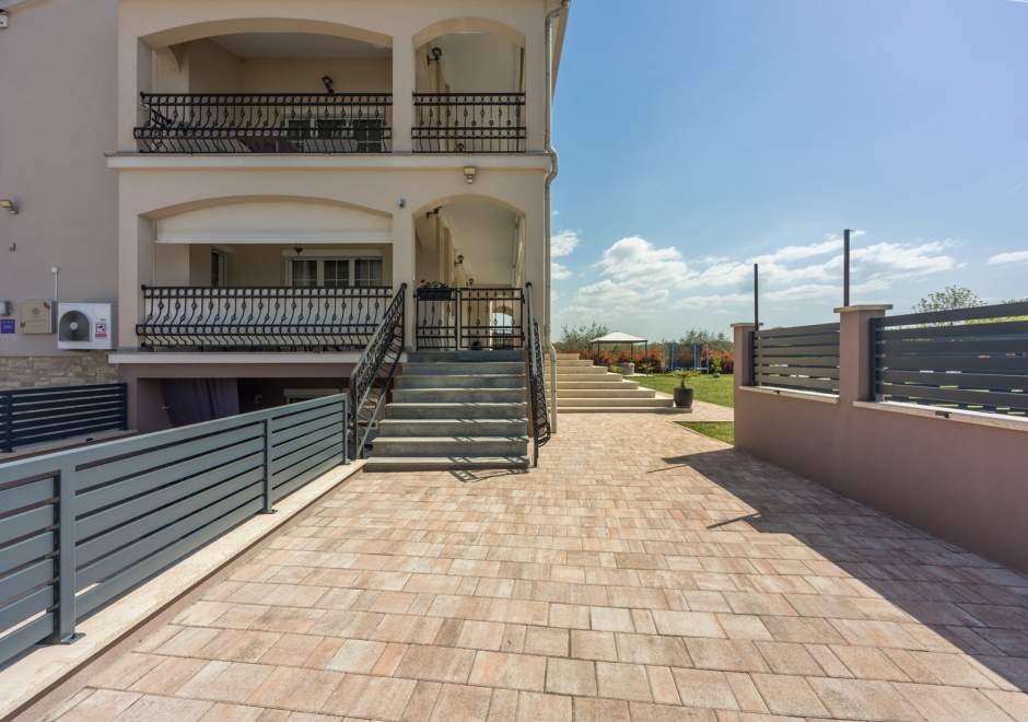 Apartments Covic Porec - Black A6