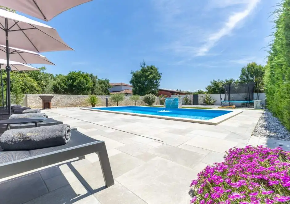 Villa Alves