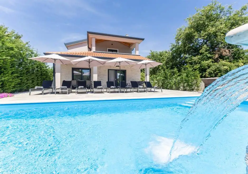 Villa Alves