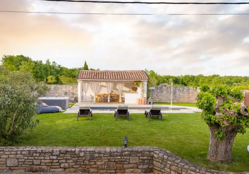 Villa Jona