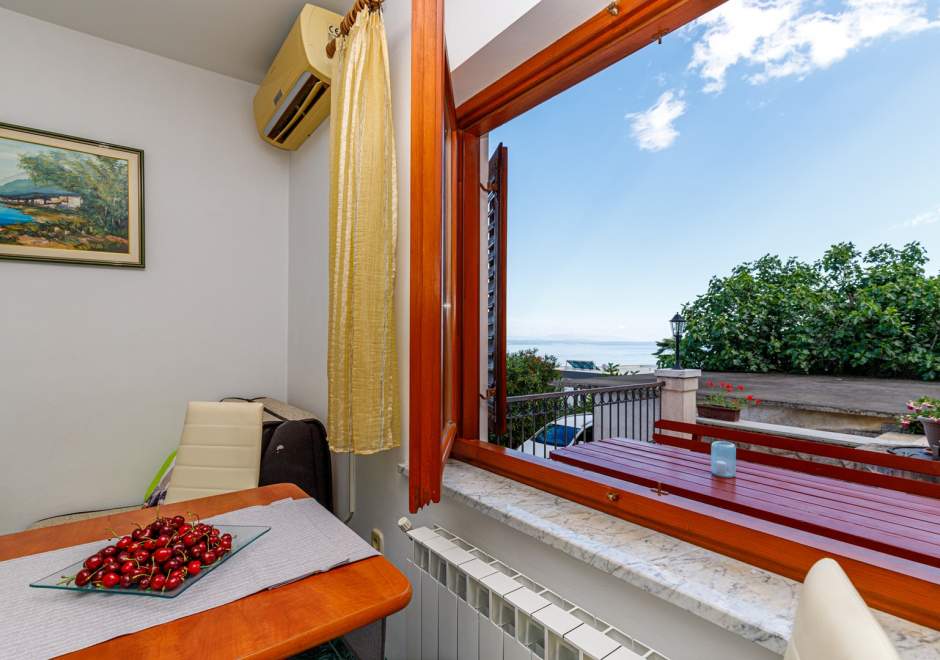 Apartman Jasminka I s balkonom i pogledom na more - Lovran