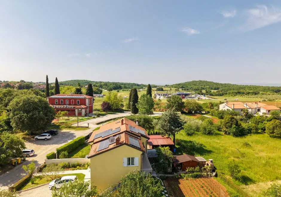 Apartment Nensi with Balcony - Porec