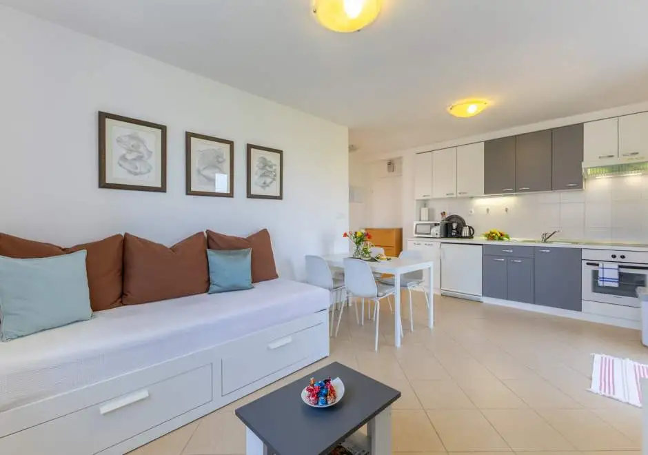Apartment Nensi with Balcony - Porec