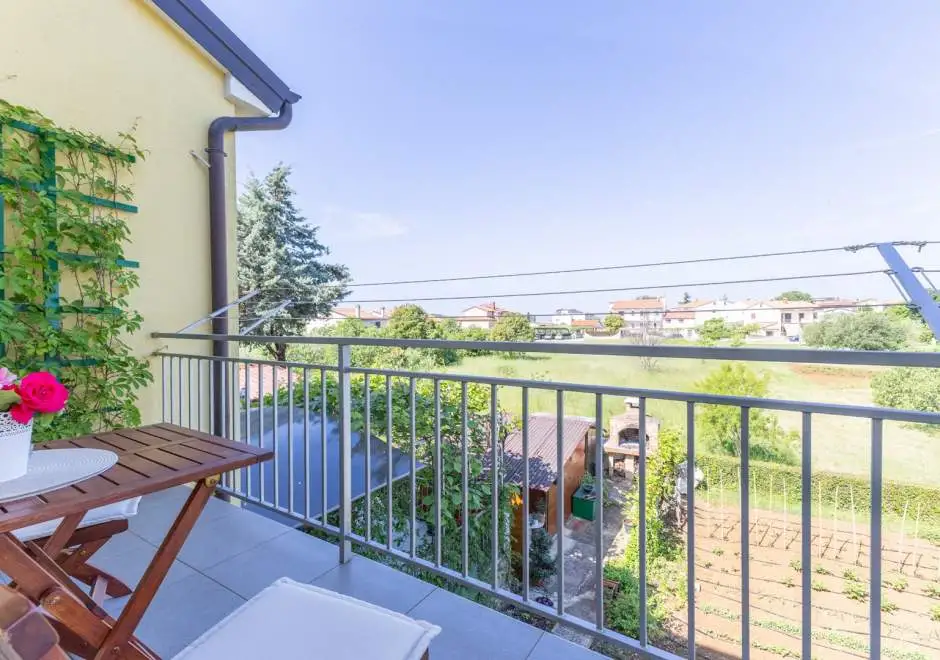 Apartment Nensi with Balcony - Porec