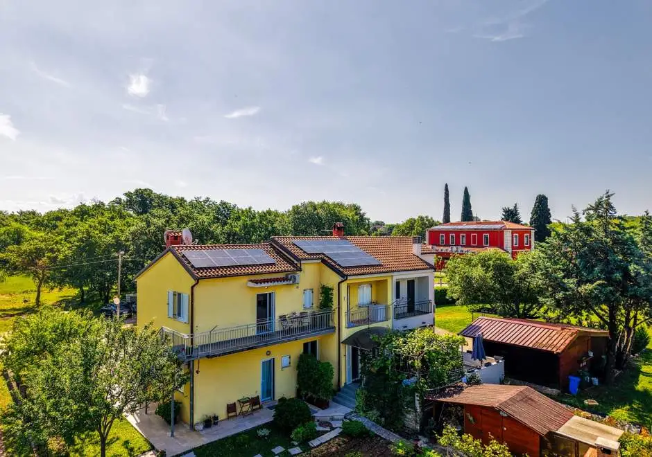 Apartment Nensi with Balcony - Porec