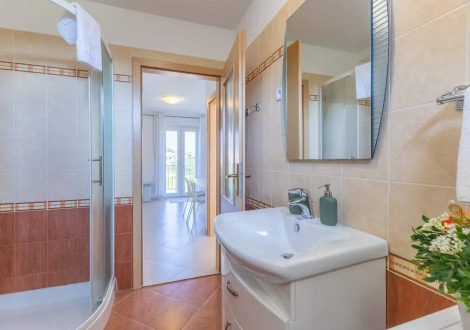 Apartment Nensi with Balcony - Porec