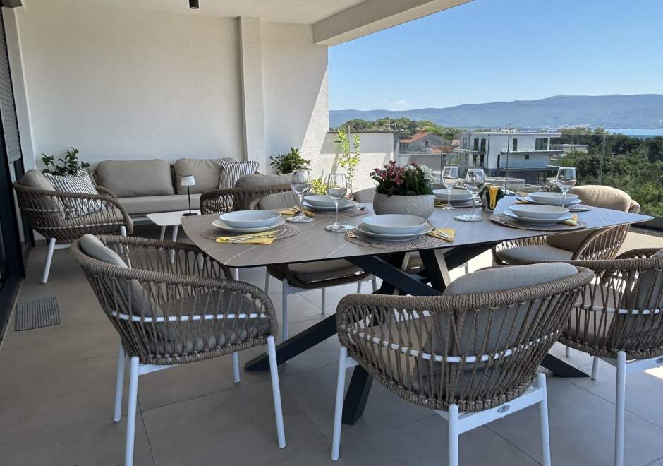 Casagrande / Three-Bedroom with Balcony and Sea View A6