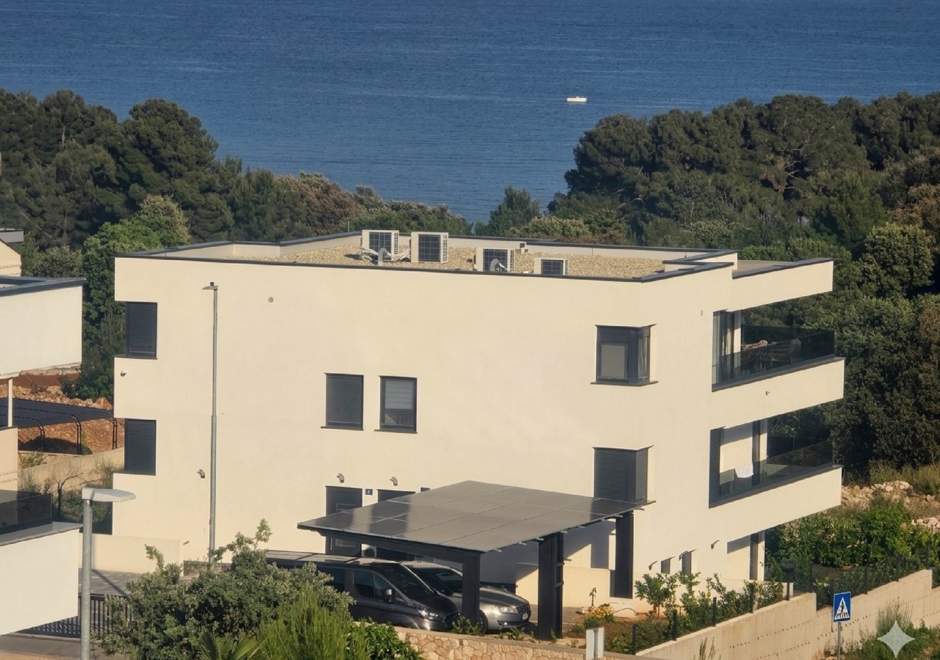 Casagrande / Three-Bedroom with Balcony and Sea View A6