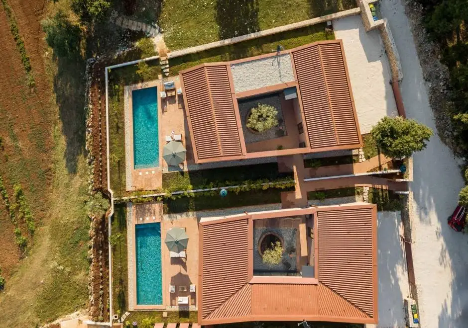 Case Atrio / Casa Nini