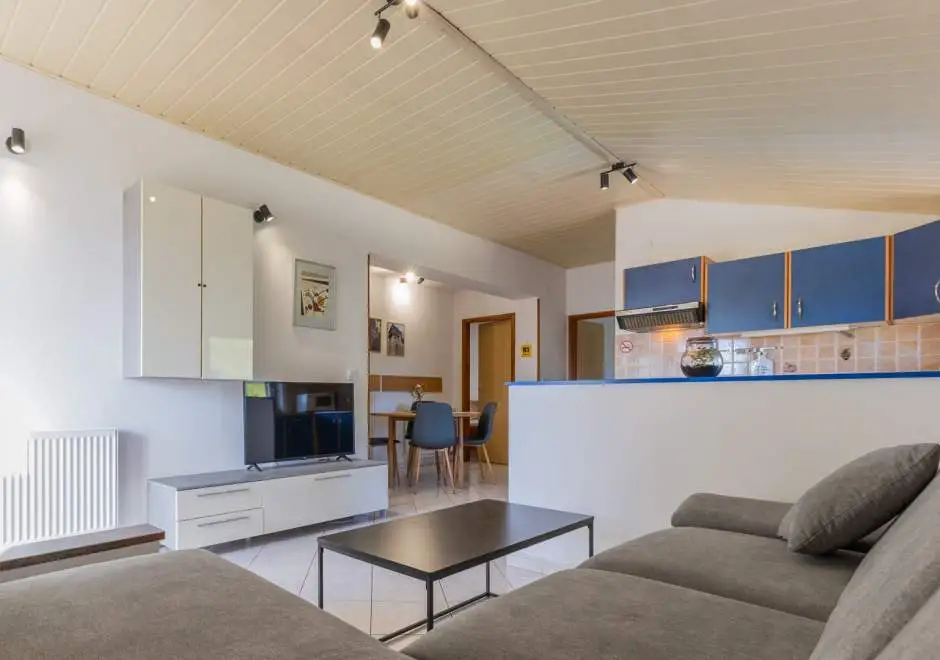 Two-Bedroom Apartment Iris A4
