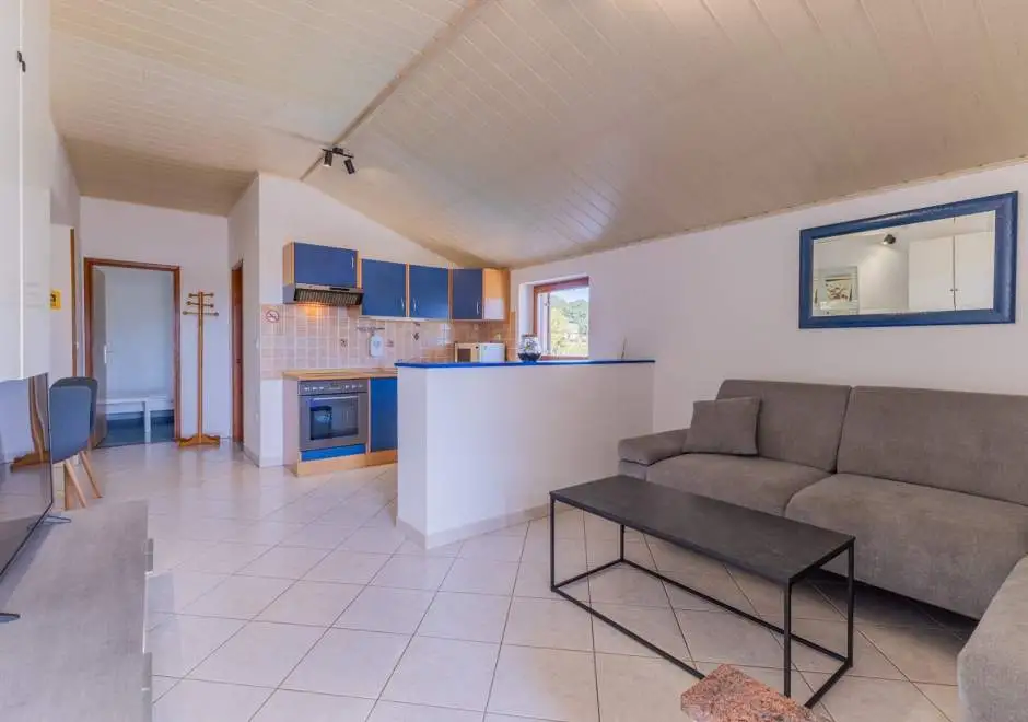 Two-Bedroom Apartment Iris A4