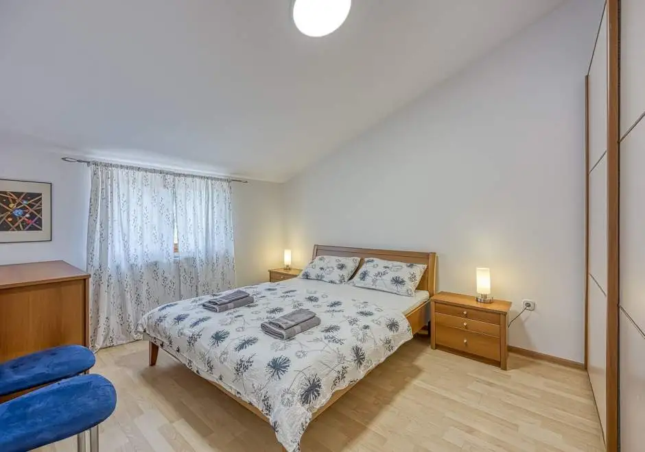 Two-Bedroom Apartment Iris A4