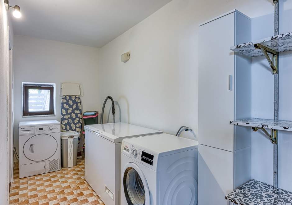 Four-Bedroom Apartment Magnolija 