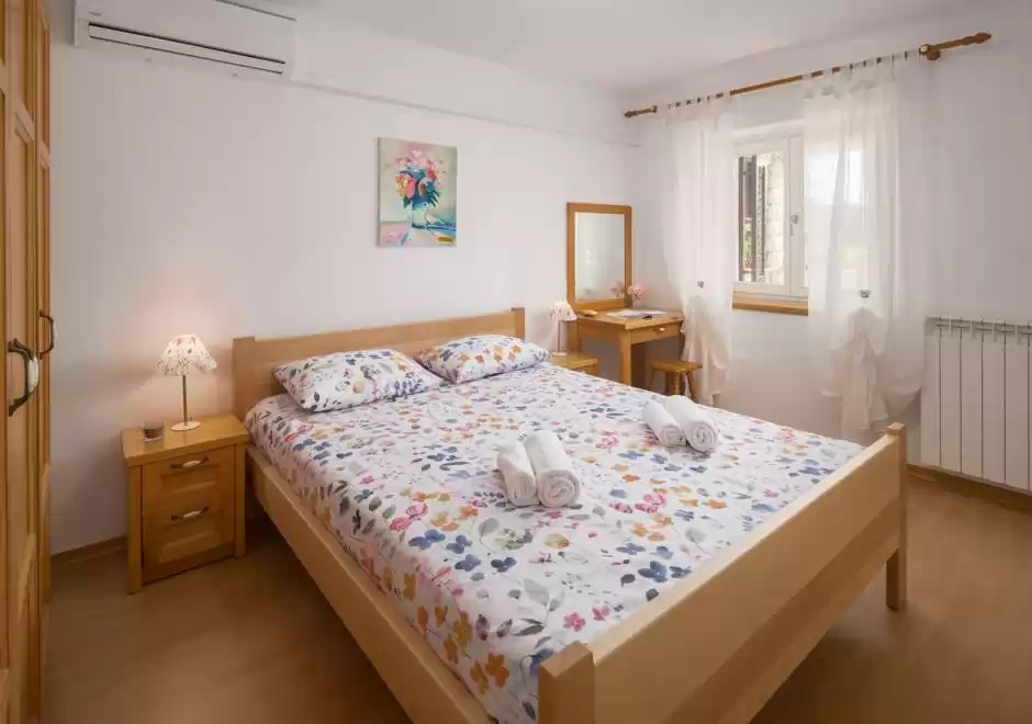 Apartman Rita A4 s velikom terasom i dvije spavaće sobe