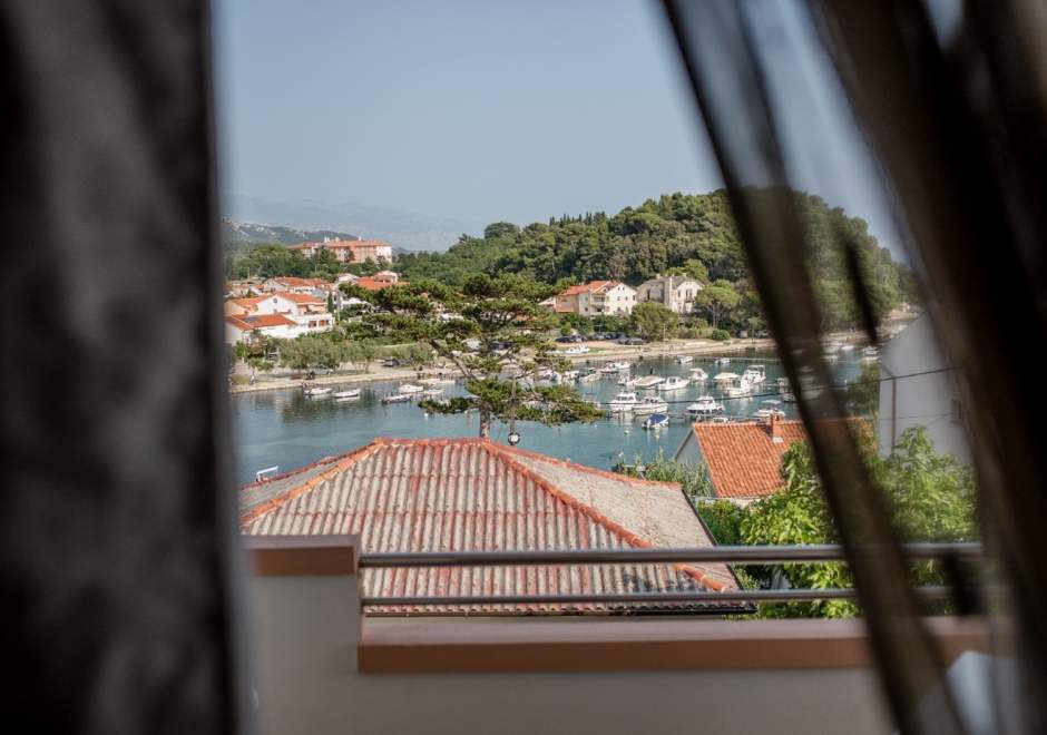 One-Bedroom Andro A2+2