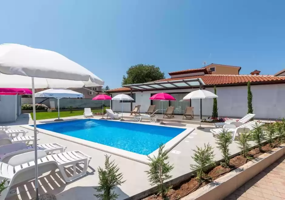 Nino A4 Apartment Terrasse und Gemeinschaftspool