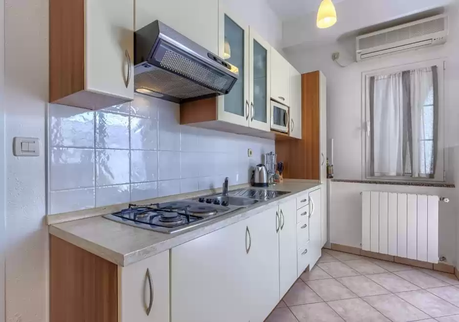 Nino A5 Apartment with Terrace and Shared Pool