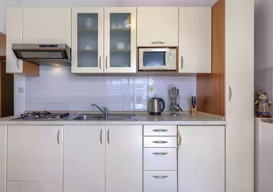 Nino A5 Apartment with Terrace and Shared Pool