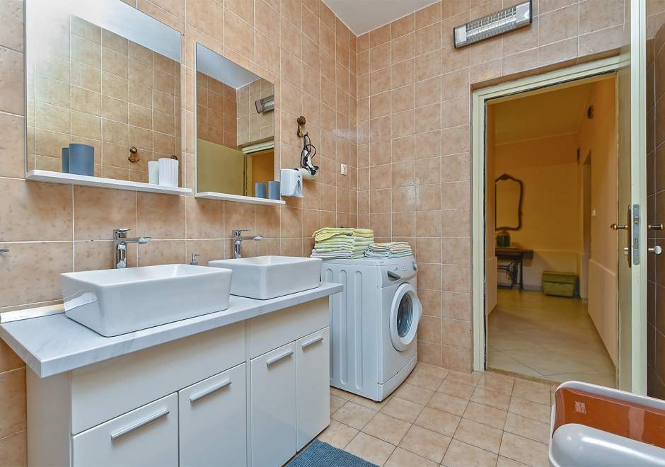 App Nikolic Valbandon A1