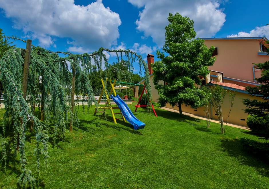 Holiday House Mikela