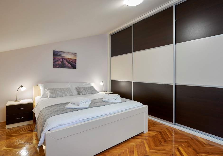 Holiday House Mikela