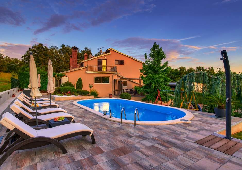 Holiday House Mikela