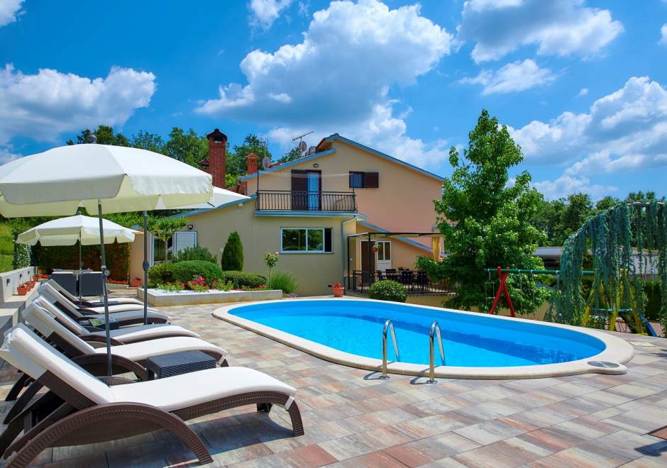 Holiday House Mikela