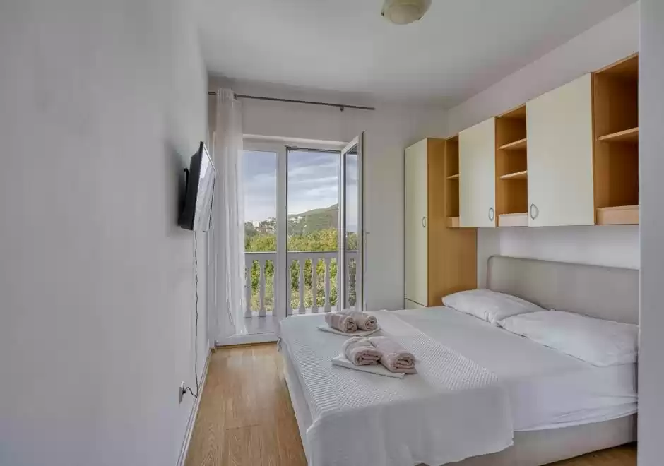 Three-Bedroom App Niko 3