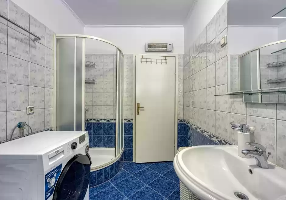 Three-Bedroom App Niko 3