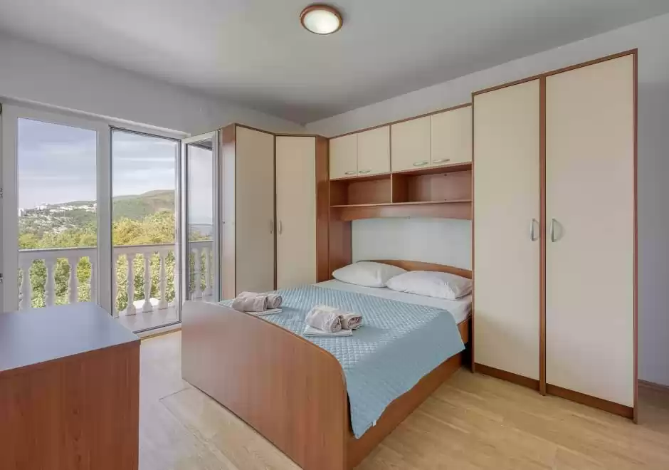 Three-Bedroom App Niko 3