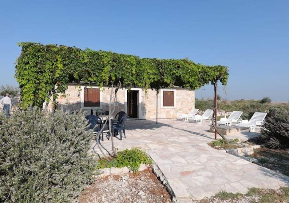 Private Island-Ravna Sika