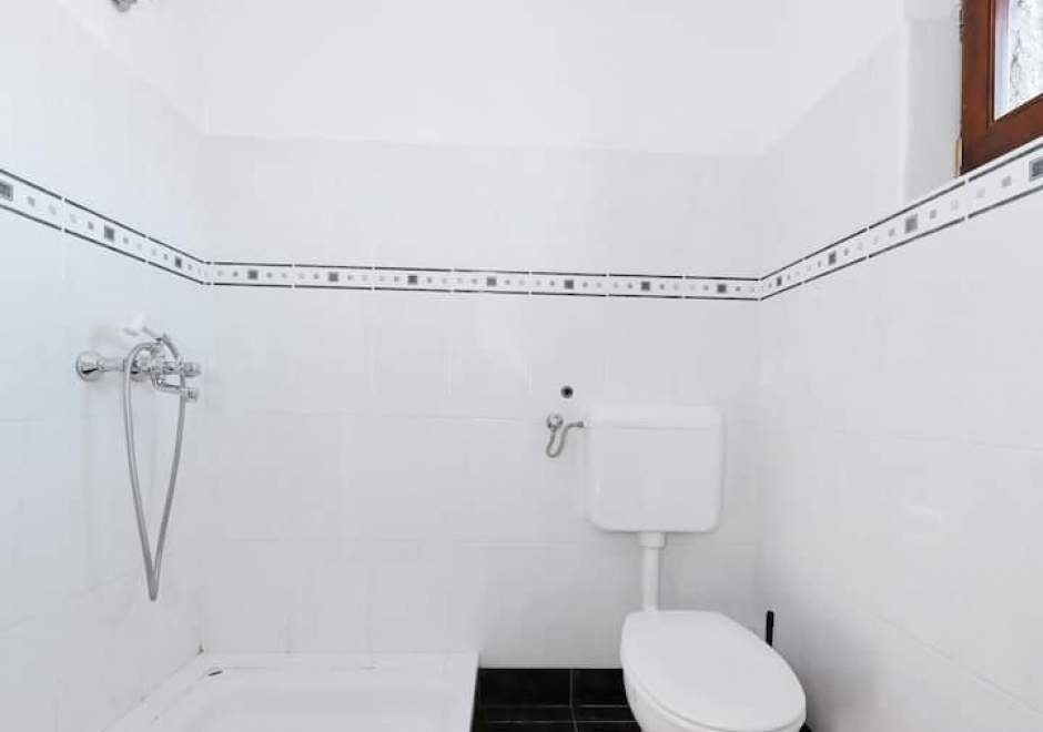 Private Island-Ravna Sika