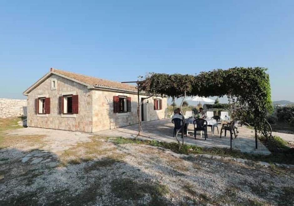 Private Island-Ravna Sika